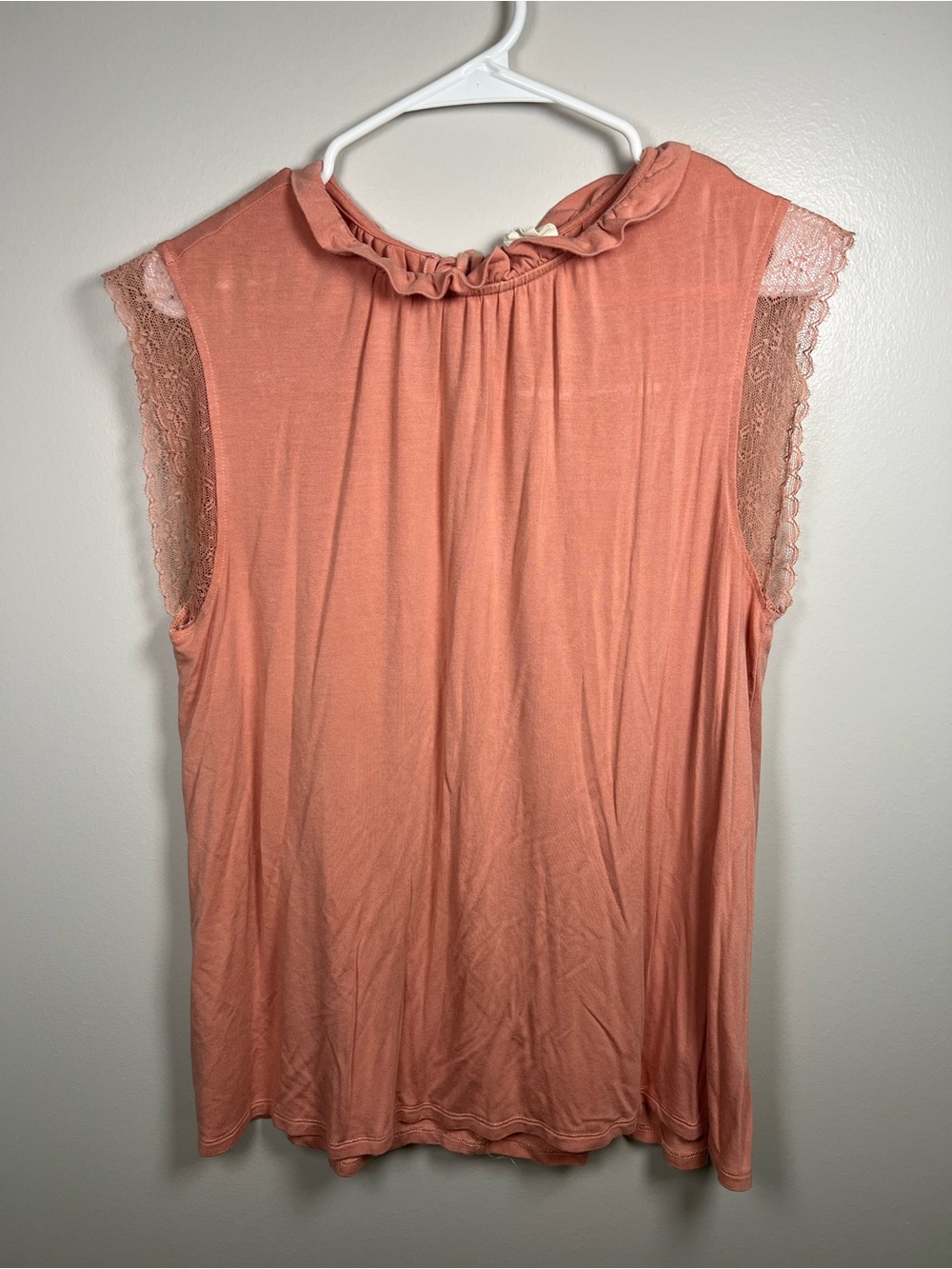 Good Hart Med Sleeveless Ruffled Neck Lace-Trim Top Tie Back Detail - Coral Pink